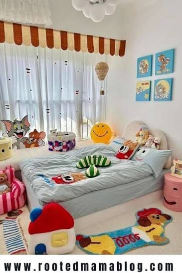 Kamar anak dengan tempat tidur dan area bermain yang penuh warna